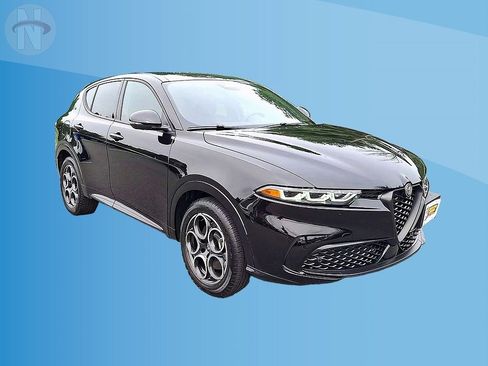 Used 2025 Alfa Romeo Tonale AWD/4WD image 2