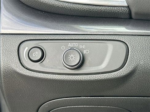 Used 2022 Buick Encore Preferred w/ Safety Package image 16