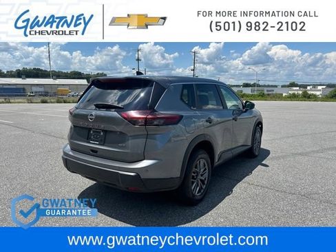 Used 2024 Nissan Rogue S AWD/4WD image 5
