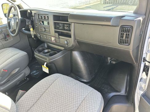 New 2026 GMC Savana 2500 w/ Driver Convenience Package RWD image 24