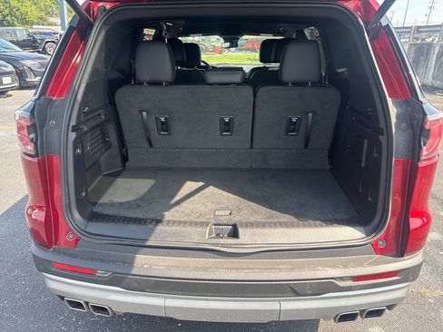 Used 2024 GMC Acadia Elevation w/ Trailering Package AWD/4WD image 9