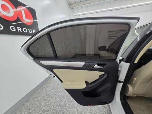 Used 2016 Volkswagen Jetta SE FWD image 27