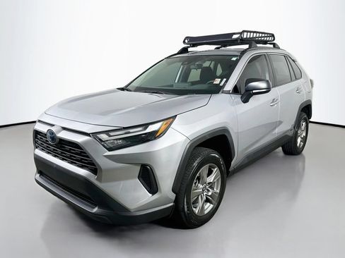 Used 2024 Toyota RAV4 LE AWD/4WD image 3