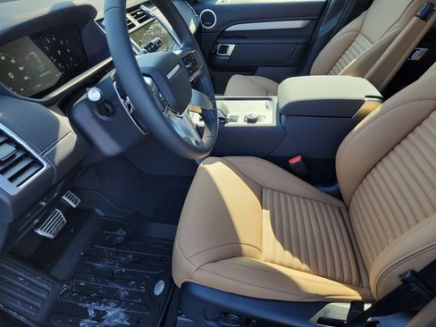 Used 2026 Land Rover Discovery Limited Edition AWD/4WD image 23