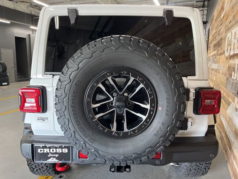 New 2026 Jeep Wrangler Rubicon AWD/4WD image 25