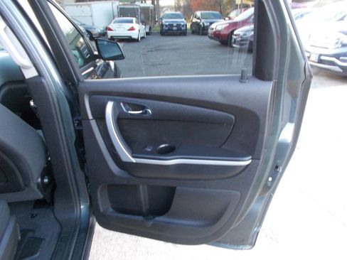 Used 2011 GMC Acadia SLE image 20