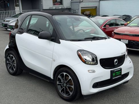 Used 2017 smart fortwo electric drive image 3
