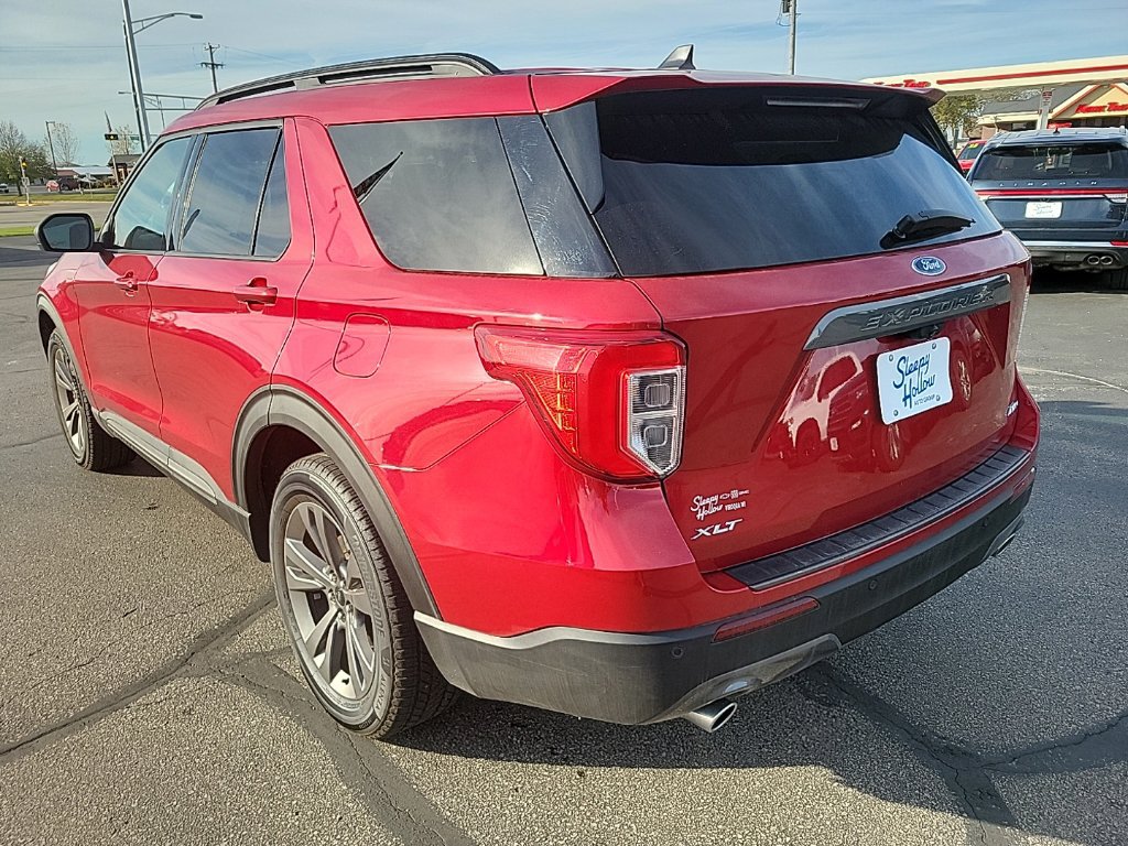Used 2021 Ford Explorer XLT w/ Equipment Group 202A AWD/4WD image 7