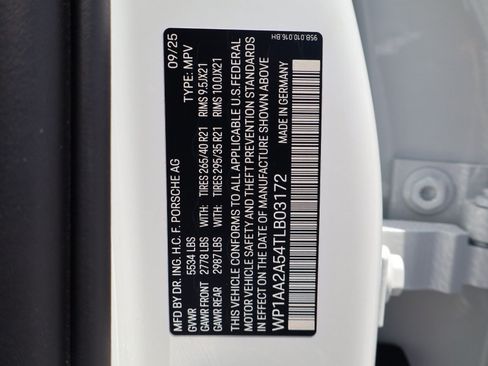 Certified 2026 Porsche Macan AWD/4WD image 28