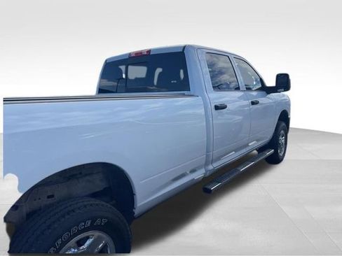 Used 2024 RAM 2500 Tradesman w/ Chrome Appearance Group AWD/4WD image 9