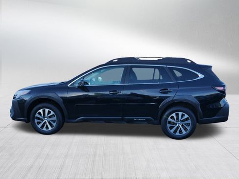 Used 2023 Subaru Outback Premium image 4