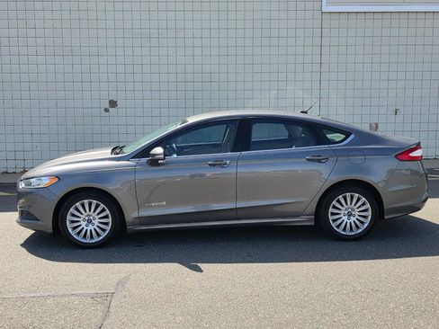 Used 2014 Ford Fusion SE FWD image 4