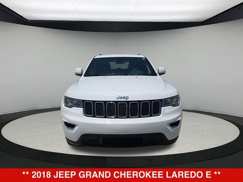 Used 2018 Jeep Grand Cherokee Laredo AWD/4WD image 9