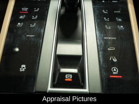 Certified 2022 Porsche Macan image 22