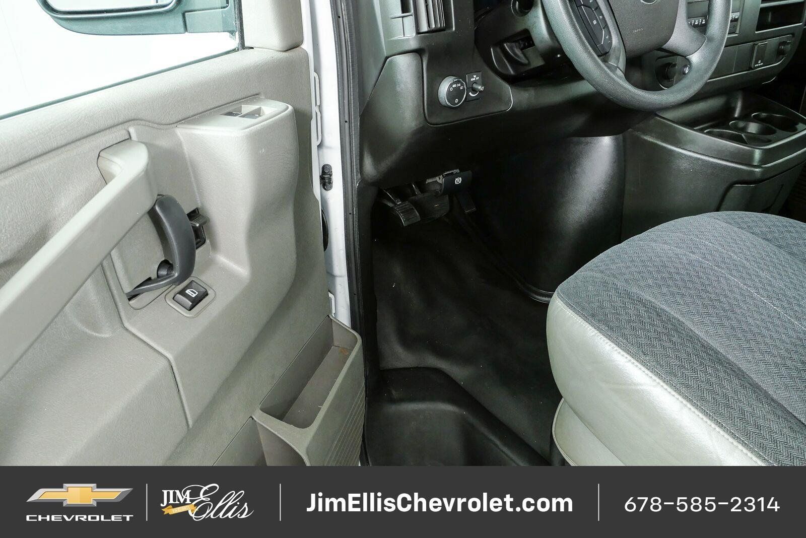 Used 2018 GMC Savana 2500 w/ Driver Convenience Package RWD image 8