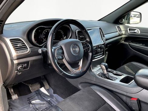 Used 2020 Jeep Grand Cherokee Altitude image 14
