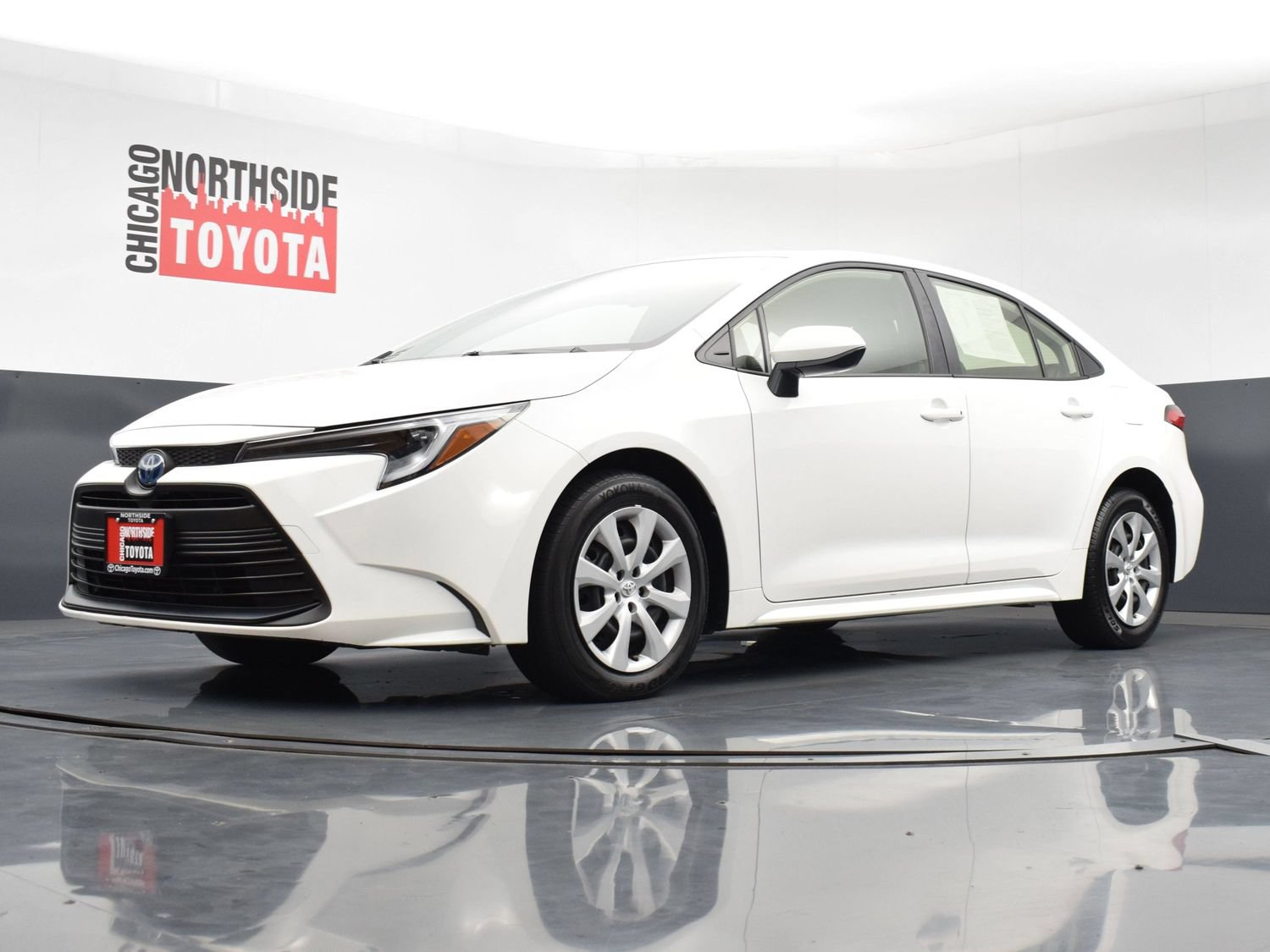 Used 2025 Toyota Corolla LE FWD image 30