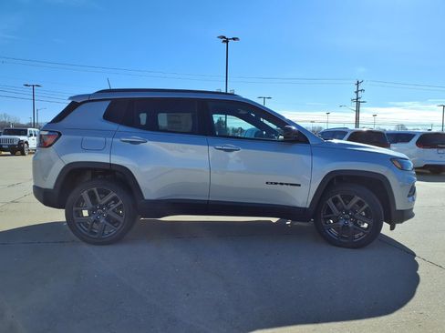 New 2026 Jeep Compass Latitude AWD/4WD image 25