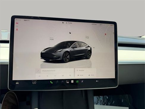 Used 2022 Tesla Model 3 Long Range AWD/4WD image 39