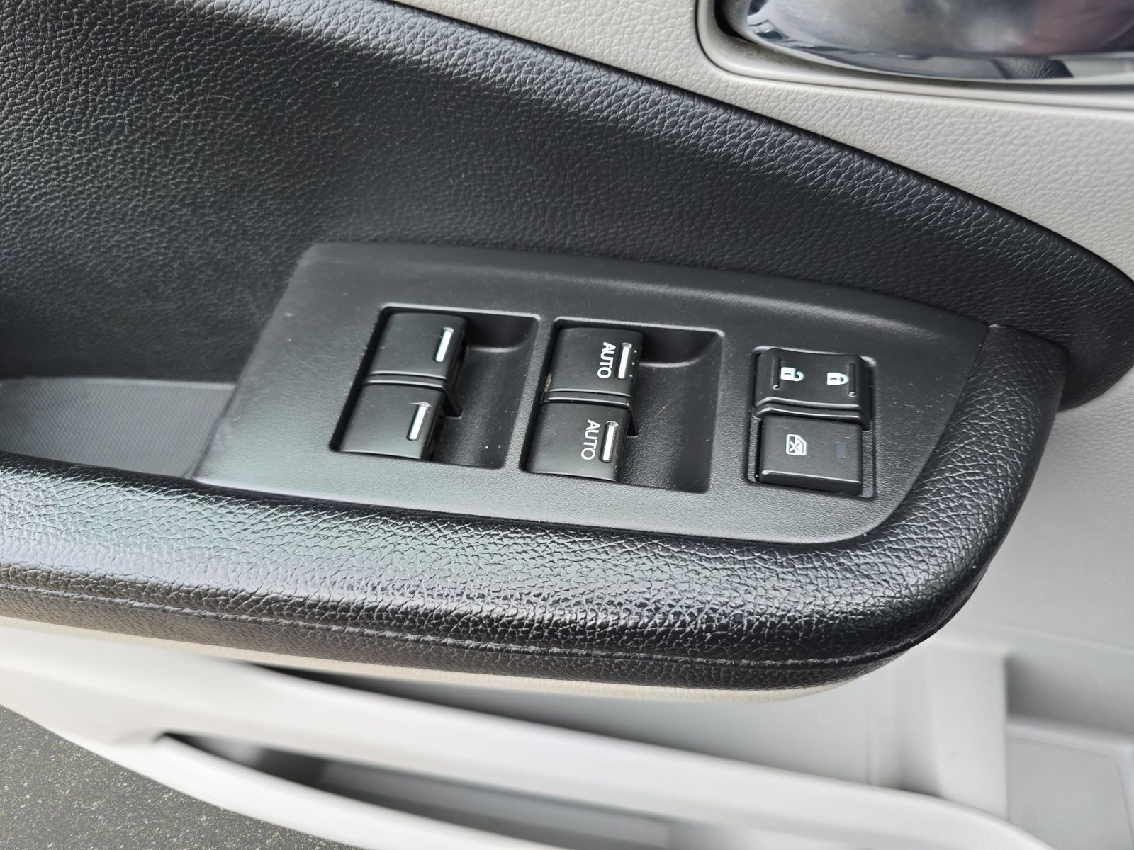 Used 2017 Honda Pilot EX image 29