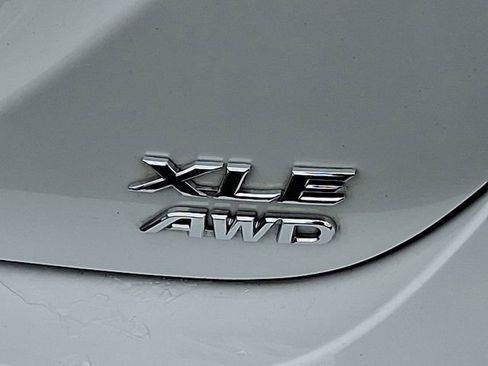 Used 2024 Toyota Camry XLE w/ Navigation Package image 31