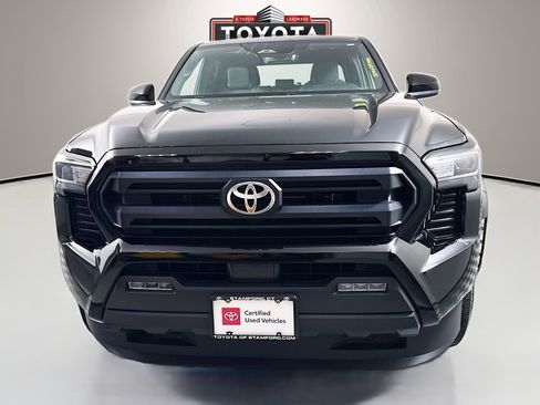 Certified 2025 Toyota Tacoma SR5 image 2