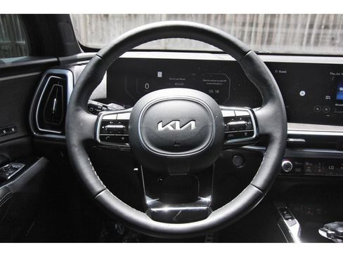 Used 2024 Kia Sorento SX Prestige AWD/4WD image 16
