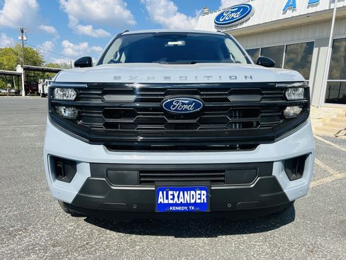 New 2025 Ford Expedition Active RWD image 3