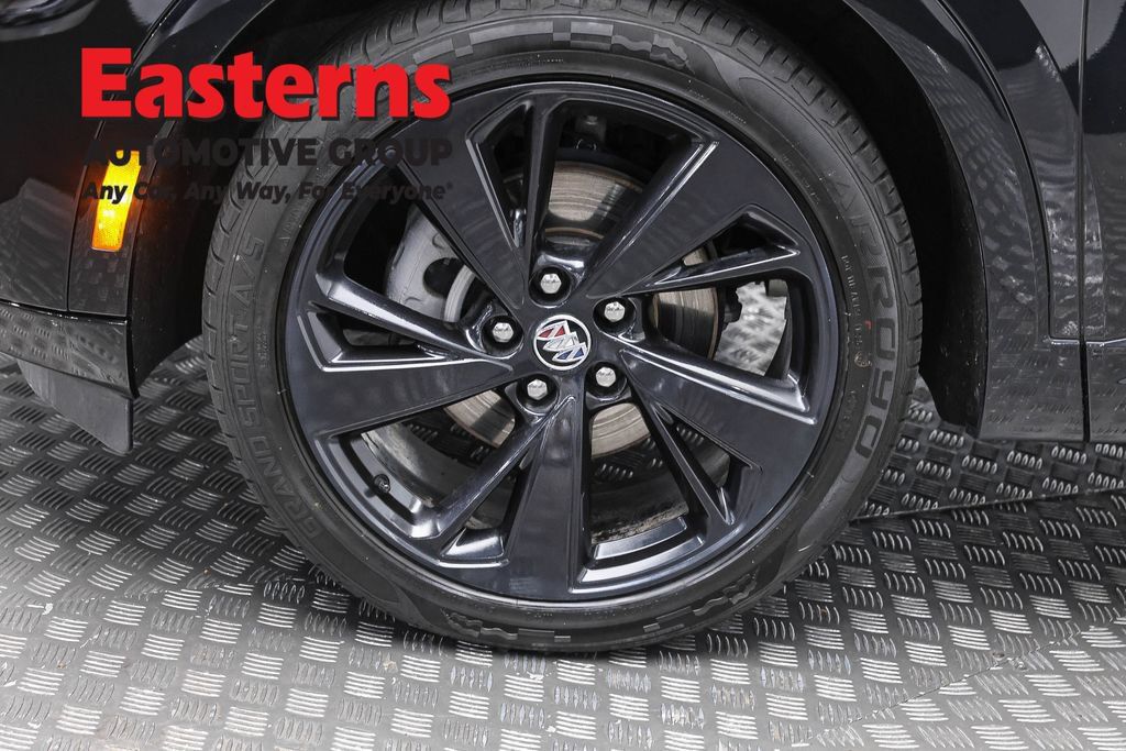 Used 2023 Buick Envision Essence w/ Sport Touring Package FWD image 33