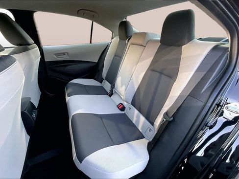 Certified 2025 Toyota Corolla LE image 18