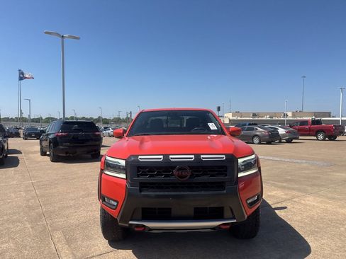 Certified 2025 Nissan Frontier PRO-4X image 4