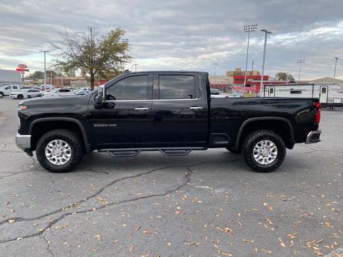 Used 2025 Chevrolet Silverado 2500 LTZ w/ LTZ Premium Package image 3