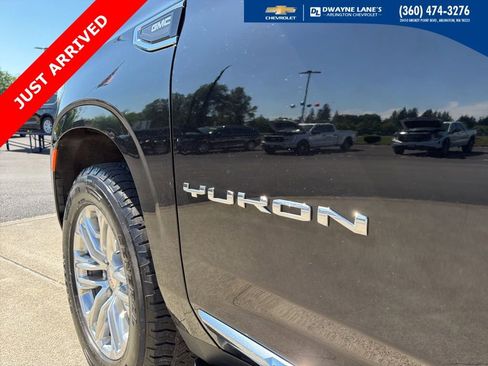 Used 2024 GMC Yukon SLT w/ SLT Luxury Package AWD/4WD image 9