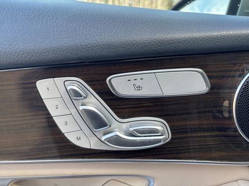 Used 2022 Mercedes-Benz GLC 300 GLC 300 w/ Premium Package Lite image 45