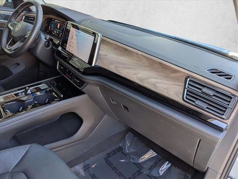 Used 2024 Volkswagen Atlas SE FWD image 23