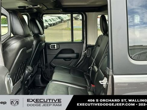 Used 2022 Jeep Wrangler Unlimited Rubicon 4xe AWD/4WD image 24