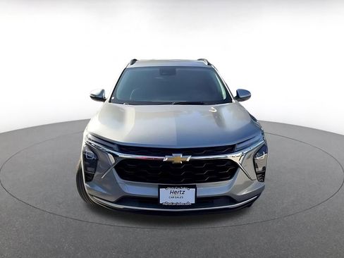 Used 2025 Chevrolet Trax LT image 4