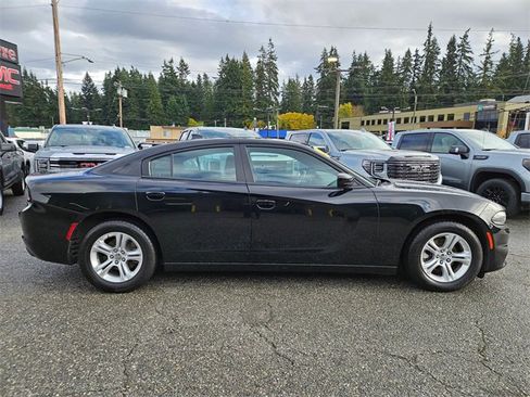 Used 2023 Dodge Charger SXT image 3