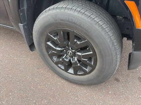 Used 2022 Nissan Frontier SV image 4