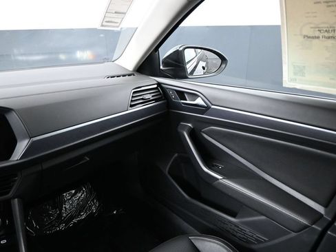 Used 2024 Volkswagen Jetta SE FWD image 13