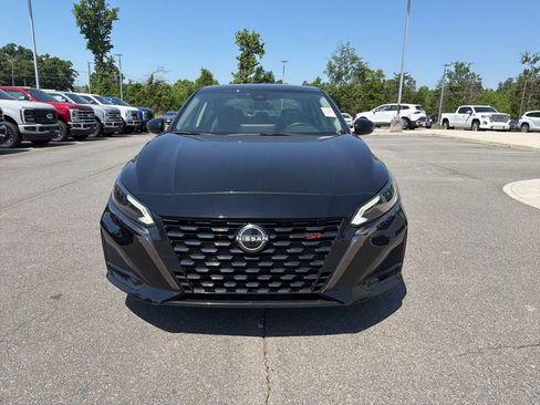 Used 2023 Nissan Altima 2.5 SR w/ SR Premium Package AWD/4WD image 4