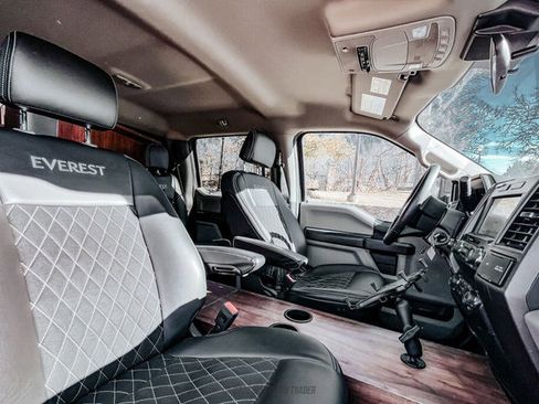 Used 2022 Ford F550 4x4 Crew Cab Super Duty w/ Power Equipment Group image 33