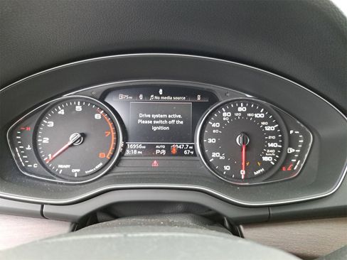 Used 2023 Audi Q5 2.0T Premium w/ Convenience Package image 9