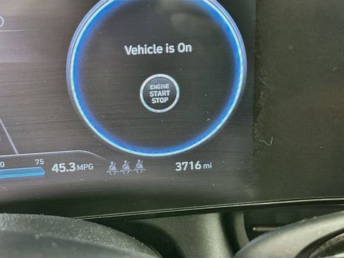 Used 2025 Hyundai Elantra SEL FWD image 15