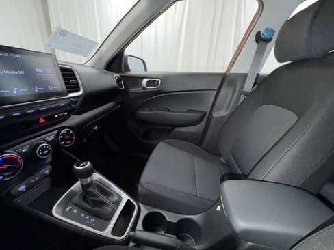 New 2026 Hyundai Venue SE image 7