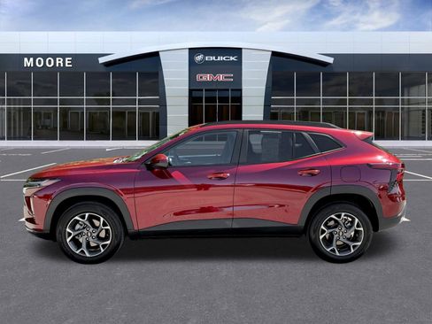 Used 2024 Chevrolet Trax LT w/ Driver Confidence Package FWD image 7