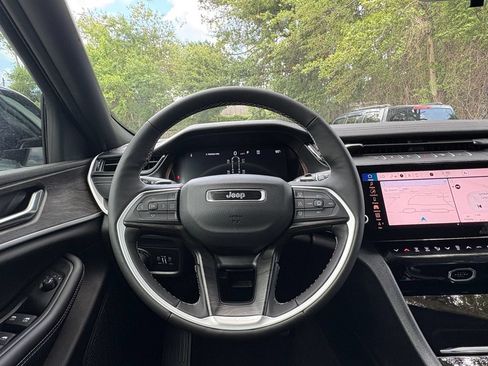 New 2026 Jeep Grand Cherokee L 2WD image 14
