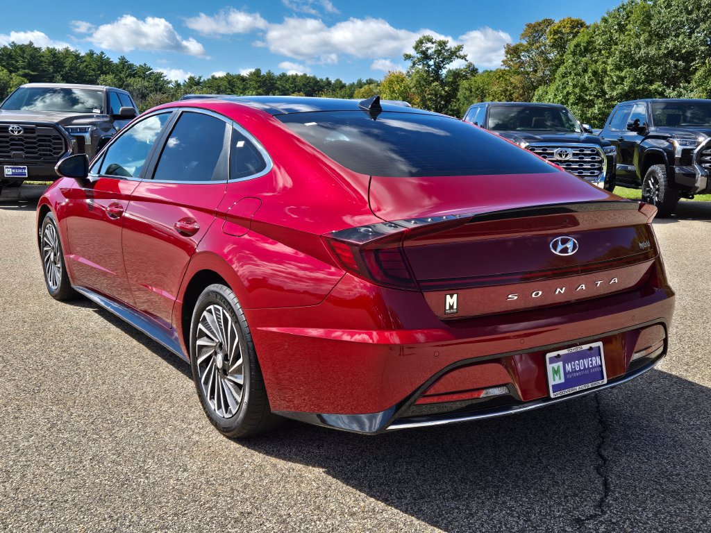 Used 2023 Hyundai Sonata Limited w/ Cargo Package FWD image 3