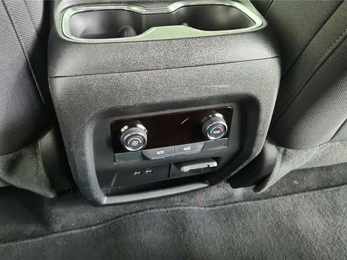 Used 2024 Chevrolet Traverse LT image 20