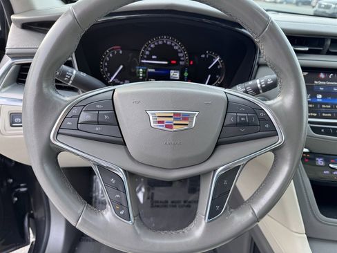 Used 2018 Cadillac XT5 Luxury w/ Driver Awareness Package image 21
